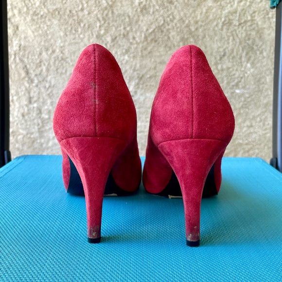 Ann Taylor LOFT Red Suede Leather 3" Pump Block Slip-On Heels Shoes (Size 7) - Picture 3 of 11